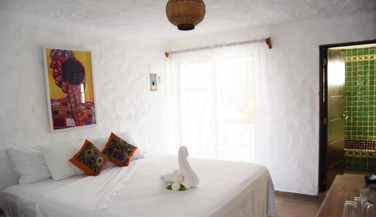 Petit Hotel Pilitas (Adults Only) Пуэрто-Вальярта Экстерьер фото